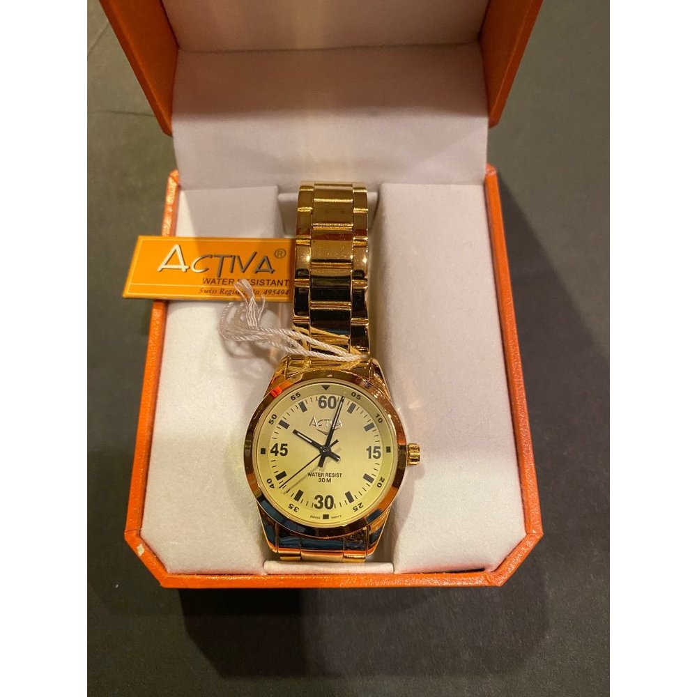 NWT Activa water resistant 30M watch